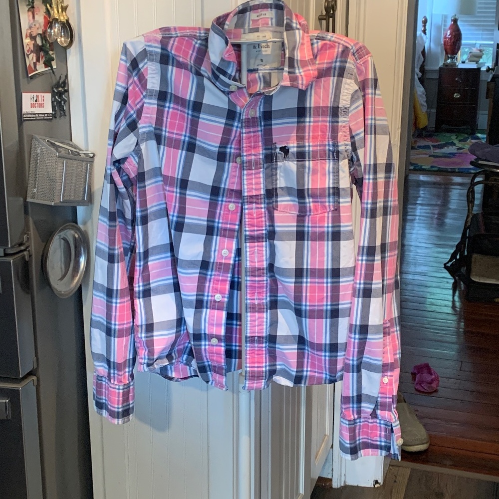 Abercrombie & Fitch men’s muscle fit‎ button down. Worn 2x